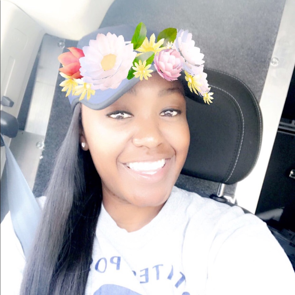 Meet your Posher, Ebony